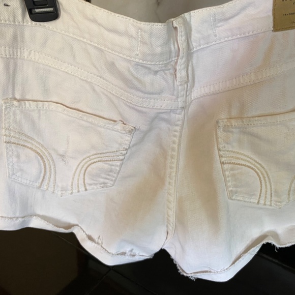 Hollister - Picture 7 of 13